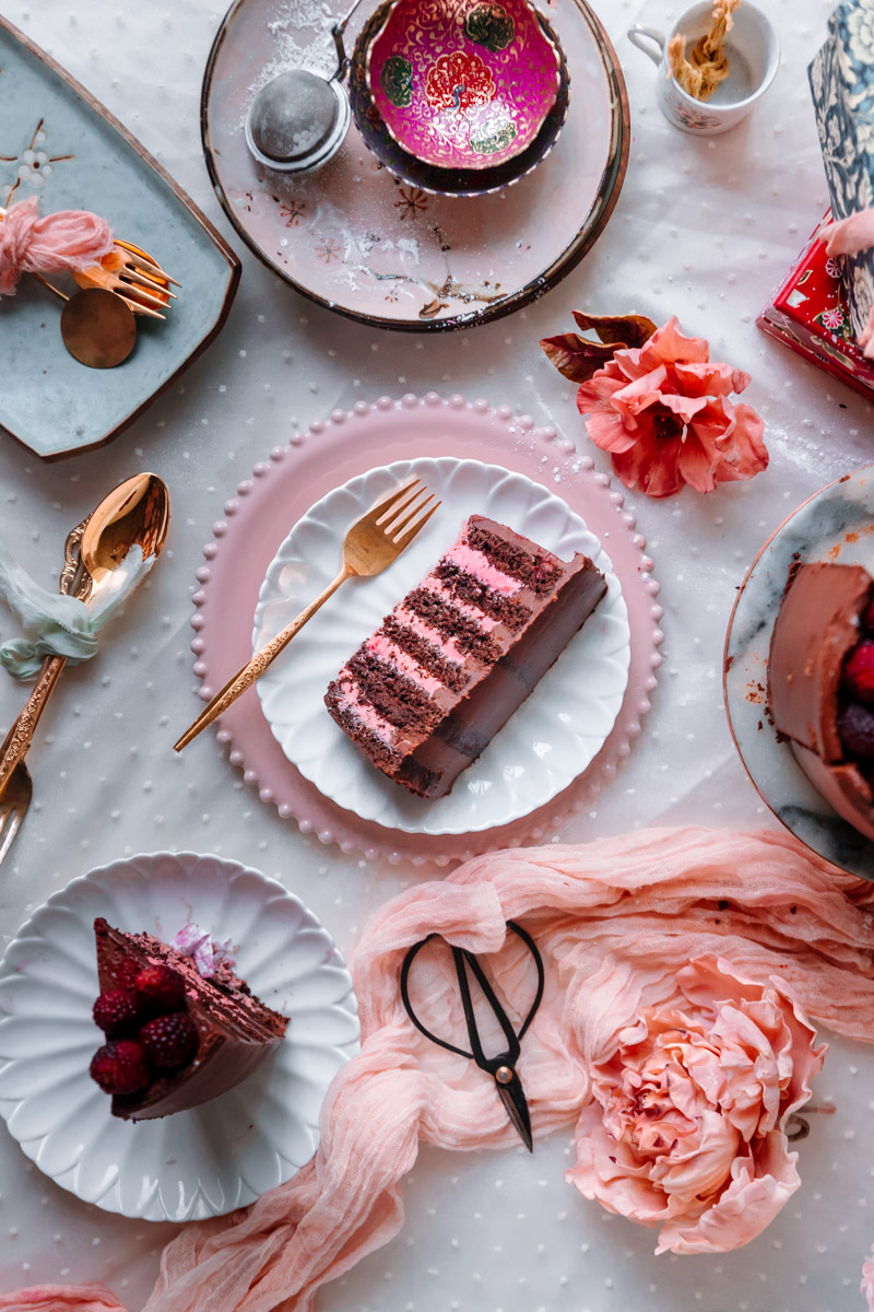 CHOCOLATE CAKE WITH CREAMY BLACKBERRY FILLING AND CHOCOLATE GANACHE